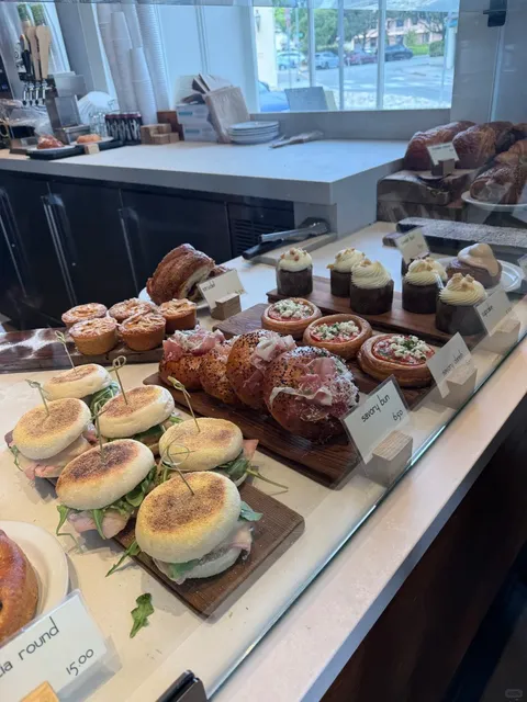 CA｜That Long Line Was Worth It! 🥐