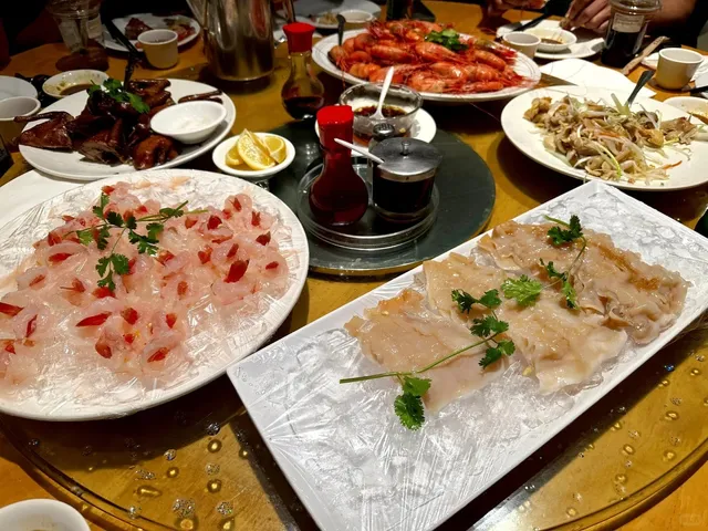 Late-Night Cantonese Canteen in Chinatown 🍵