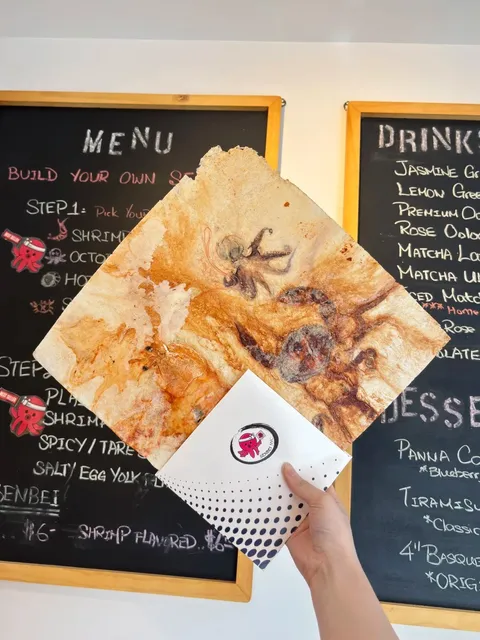 NYC's Most Epic Rice Crackers - Bigger Than Your Face! 🤯🍘