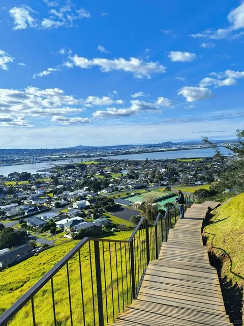 Auckland Volcano Craters 👉 Don’t Just Go to Mt Eden Anymore ‼️  
