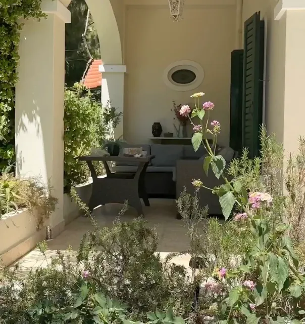 ✈️ In-Depth Greece Trip: Living Experience in Athens - Glyfada 🏖