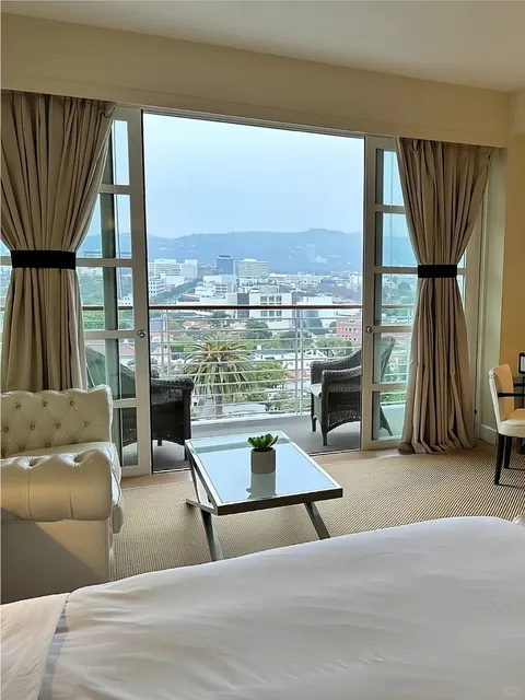 🇺🇸 Los Angeles｜A Hotel I Stayed At Just for the Vibes! 🌟🏨  