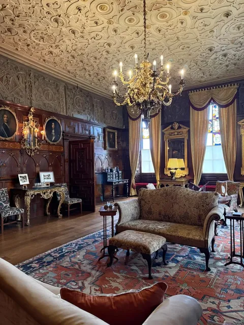 ​​🇬🇧 Be Jane Austen for a Day at Lyme Park 🏰​​