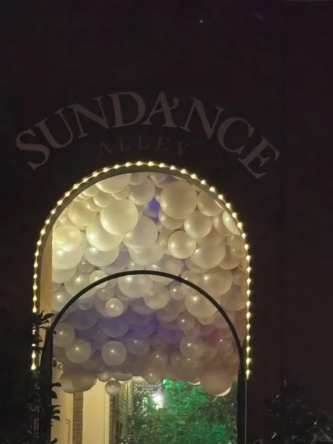 🌿 Sundance Alley – A Cozy Hidden Social Lane 🌿