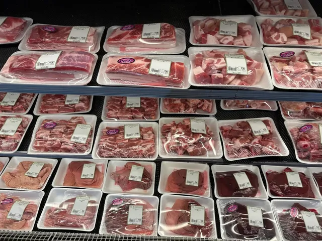 Michigan | A Look Inside Hua Xia Supermarket in Lansing 🛒🥟