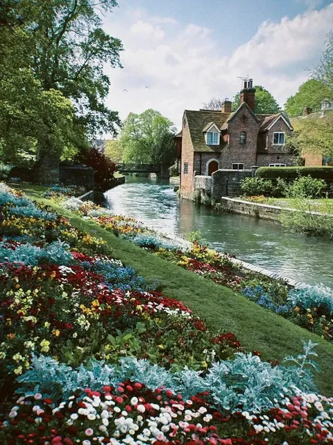 Heavenly Canterbury, UK: Unreal Beauty