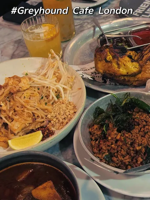 Delicious Thai Food in London: Greyhound Cafe 🍽️