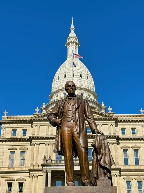 A Visit to Michigan State Capitol in Lansing – Simply Stunning! 🌟