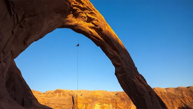 Corona Arch near Moab, USA🇺🇸 – Try Rappelling!