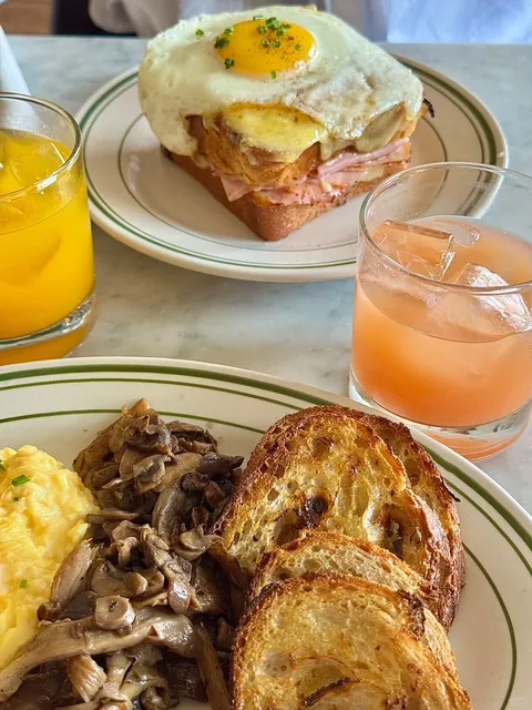 Hidden Gem: $20 French Bistro Brunch in Ossington! 🥖✨