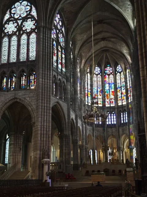 Basilica of Saint-Denis: Paris' Must-See Gothic Masterpiece ⛪✨