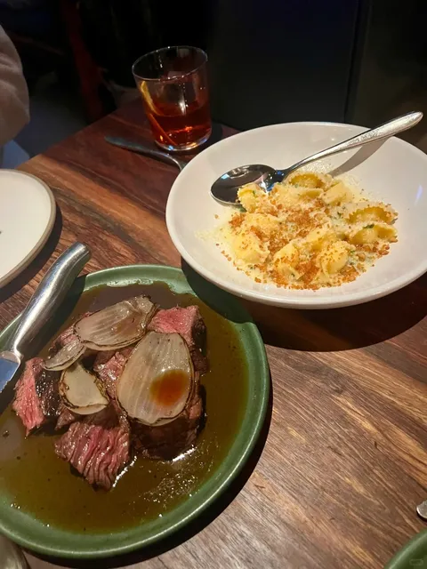 nearly  Venice beach  Italy  food :Market Venice