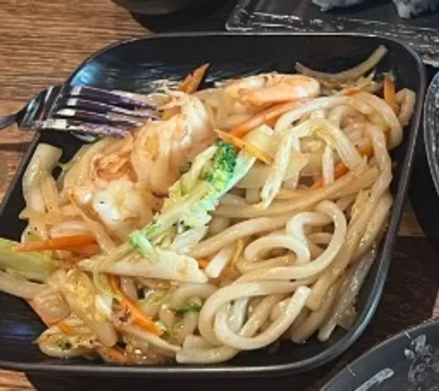 🍜 Ippin Ramen & Sushi Bar | Mankato's Cozy Noodle & Sushi Retreat