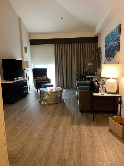 Hilton Garden Inn Cupertino – A Hidden Gem in Silicon Valley! 🏨✨