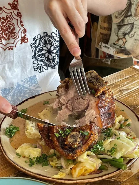 Must-Try Crispy Roast Pork 🐖