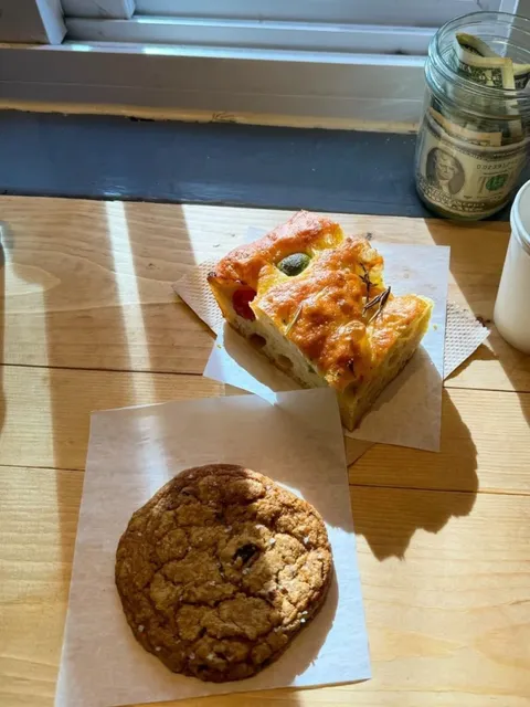 ☕️ Pittsburgh Coffee Spot 🐱 No One Can Resist a Lazy Cat!