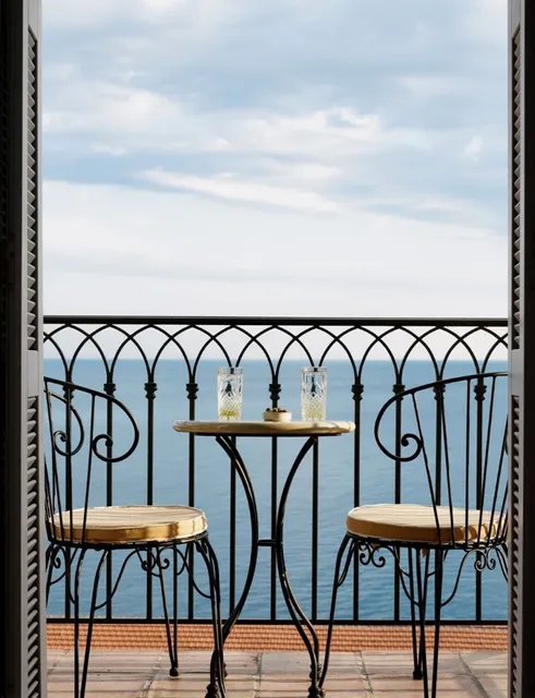  Nice, France | Hotel | La Pérouse