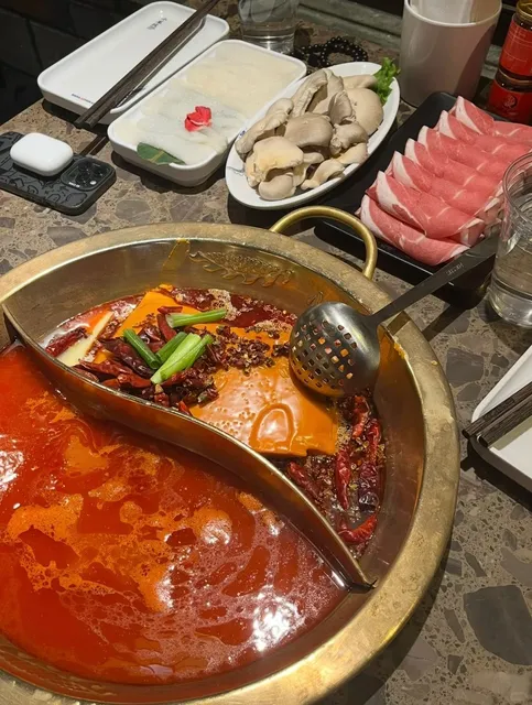 Flushing Hot Pot Guide: 4 Must-Try Spots! 🍲✨