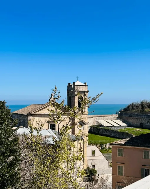 A Surprisingly Delightful City 🌆