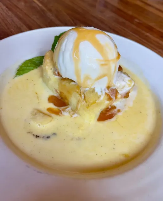 🍹 The Perfect Spot for Drinks & Dinner! 🍽️