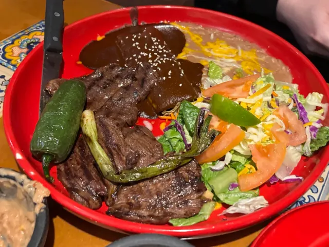 Today, I want to share one of my favorite restaurants—Si Señor! 😍