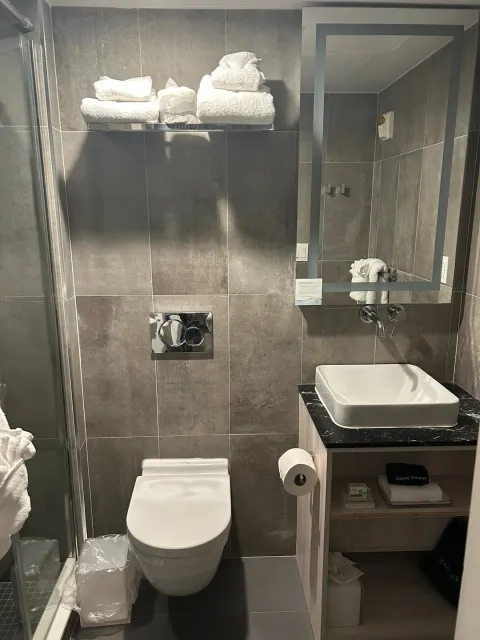 A Nice Hotel in the Heart of the City! 🏙️✅