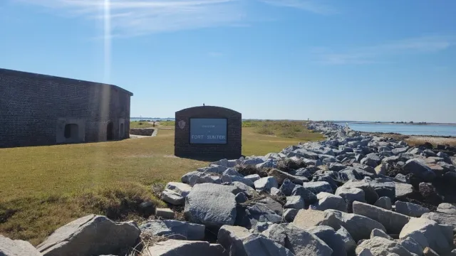 A Beautiful Boat Ride & Fascinating Tour! 🚤🏰