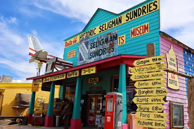 Arizona | Route 66 Road Trip Guide: Kingman & Seligman 🌵🚗🌞（1）