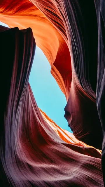 Full-Screen God Challenge: Antelope Canyon Awaits! 🌴💦