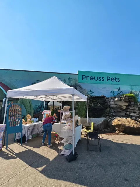 Michigan | A Pet Store That Feels Like a Zoo 🐠🦜🐍