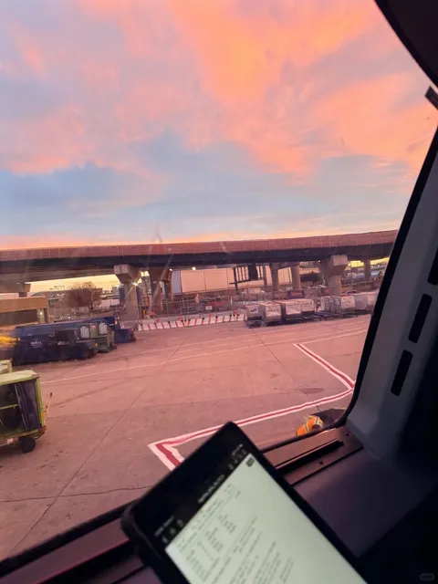 🌟 Last Layover in NYC | Final Goodbye to JFK & LGA ✈️