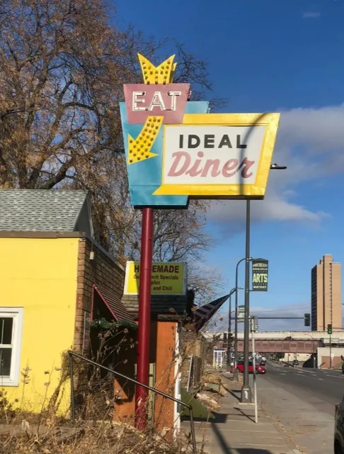 🍳 Ideal Diner: A Timeless Taste of Minneapolis History! 🕰️