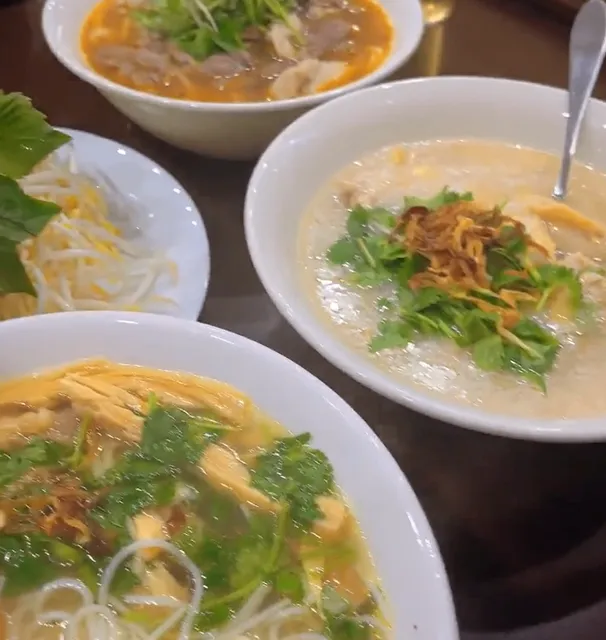 🔥 Surrey's Authentic Vietnamese｜Tuan Hang Deli｜No-Frills Pho Heaven