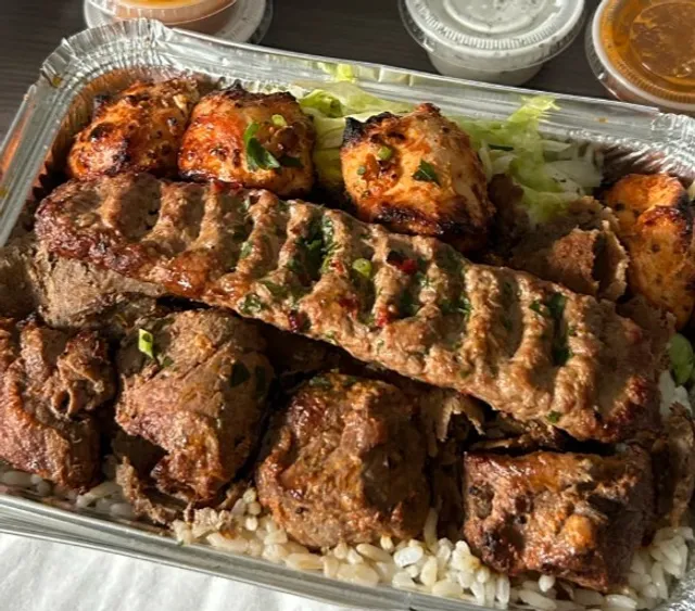 🍢 Turkey Kebab – Squirrel Hill’s Generous & Flavorful Takeout Gem! 🧆