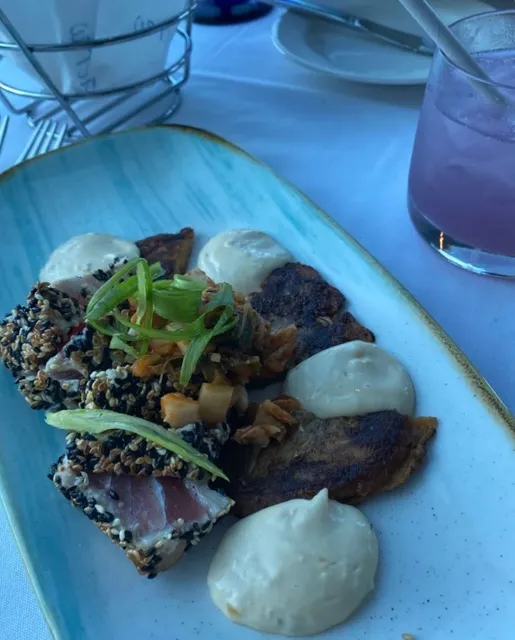 🌊 Pier W | Cleveland