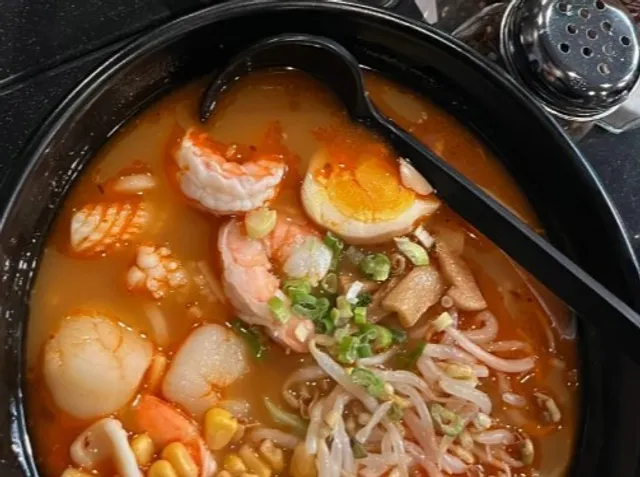 Noodle House | A Flavor-Packed Stop for Udon & Ramen Lovers 🍜🦐