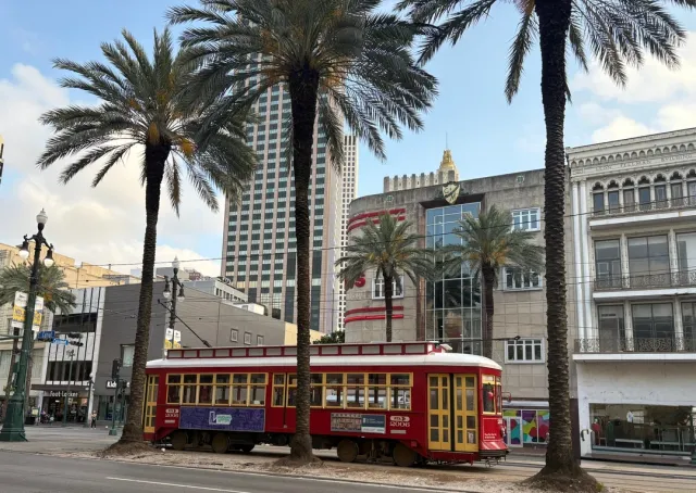 The Most Convenient & Welcoming French Quarter Hotel! 🏨💖