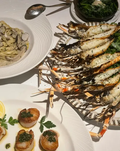  A Meal in Beverly Hills Where We Couldn't Stop Saying "So Classy!" 💫