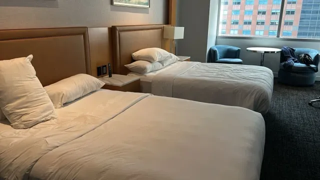 🏙️ Excellent Location & First-Class Rooms! 🌟