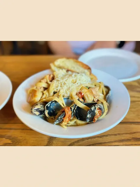 🇨🇦 Ottawa Day Trip Food Find: French Spot Chez Lucien