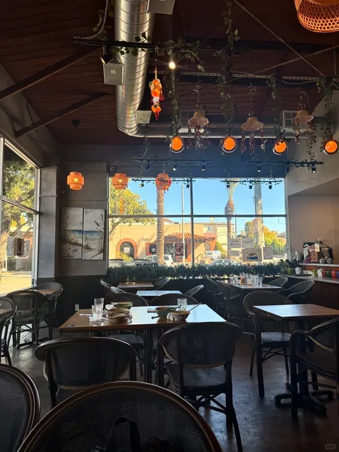 LA Eats | Kwan Kitchen 🍛 | Cozy Thai Spot in Pasadena!