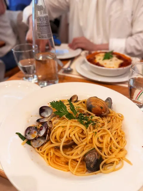  Bizzarro - The Unassuming Italian Gem! 🍝✨