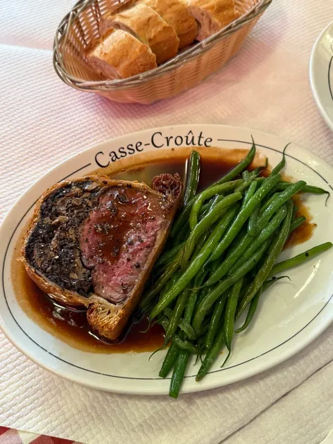  A French Bistro That Feels Like Paris (Without the Price Tag!) 🥖🍷  