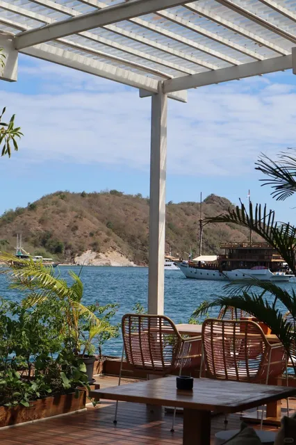 🌊 Must-Visit Oceanview Gem in Komodo Town