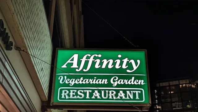 🥢 Winnipeg Food Rec #2 | Hidden Gem Vegetarian Chinese