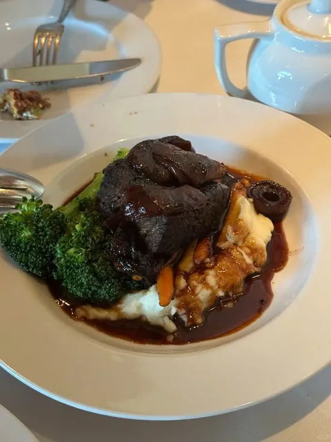 📍 Toma Restaurant