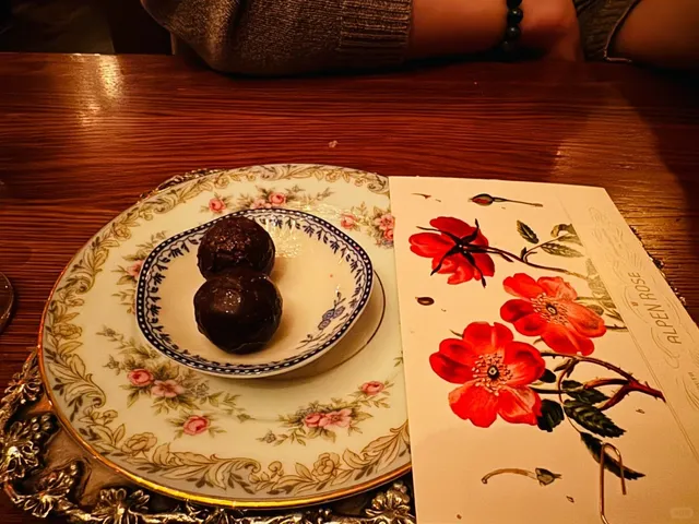 Romantic Date Spot in Philly – Alpen Rose 🌹