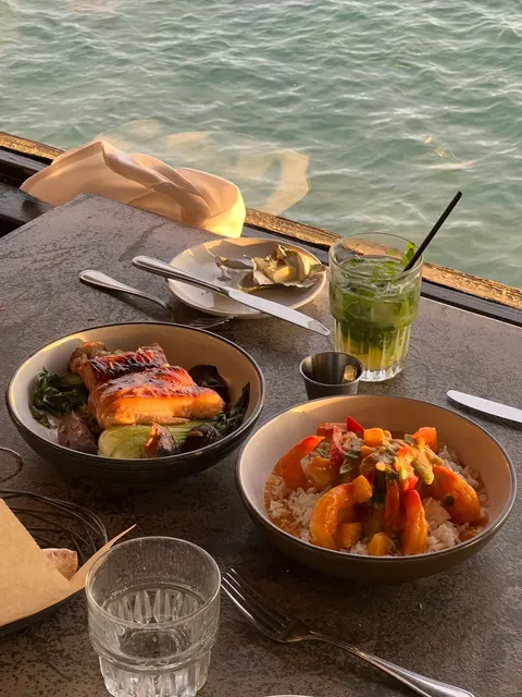 Los Angeles Stunning Seaside Restaurant Moonshadows 🌅