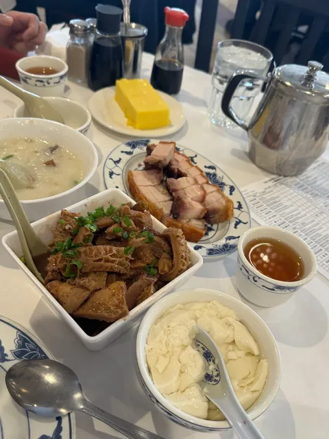 Authentic Cantonese at "The Empress Seafood Restaurant" 🥢