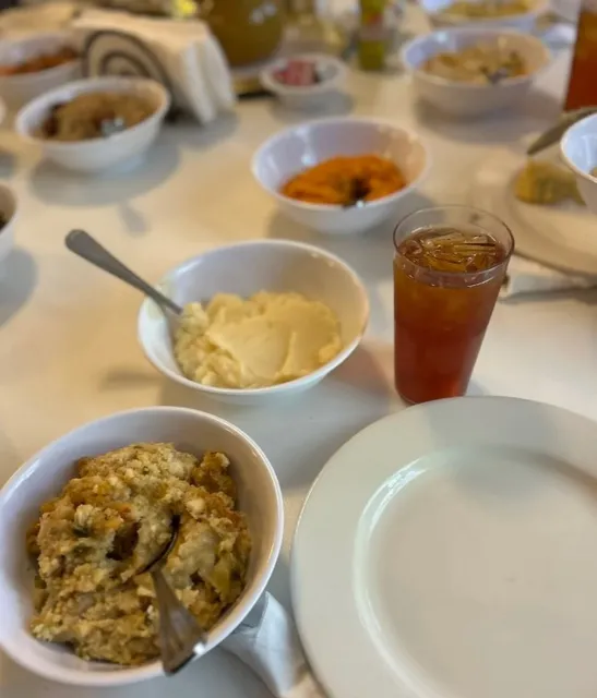 🍽️ Savannah's Legendary Dining Experience | Mrs. Wilkes' Dining Room 